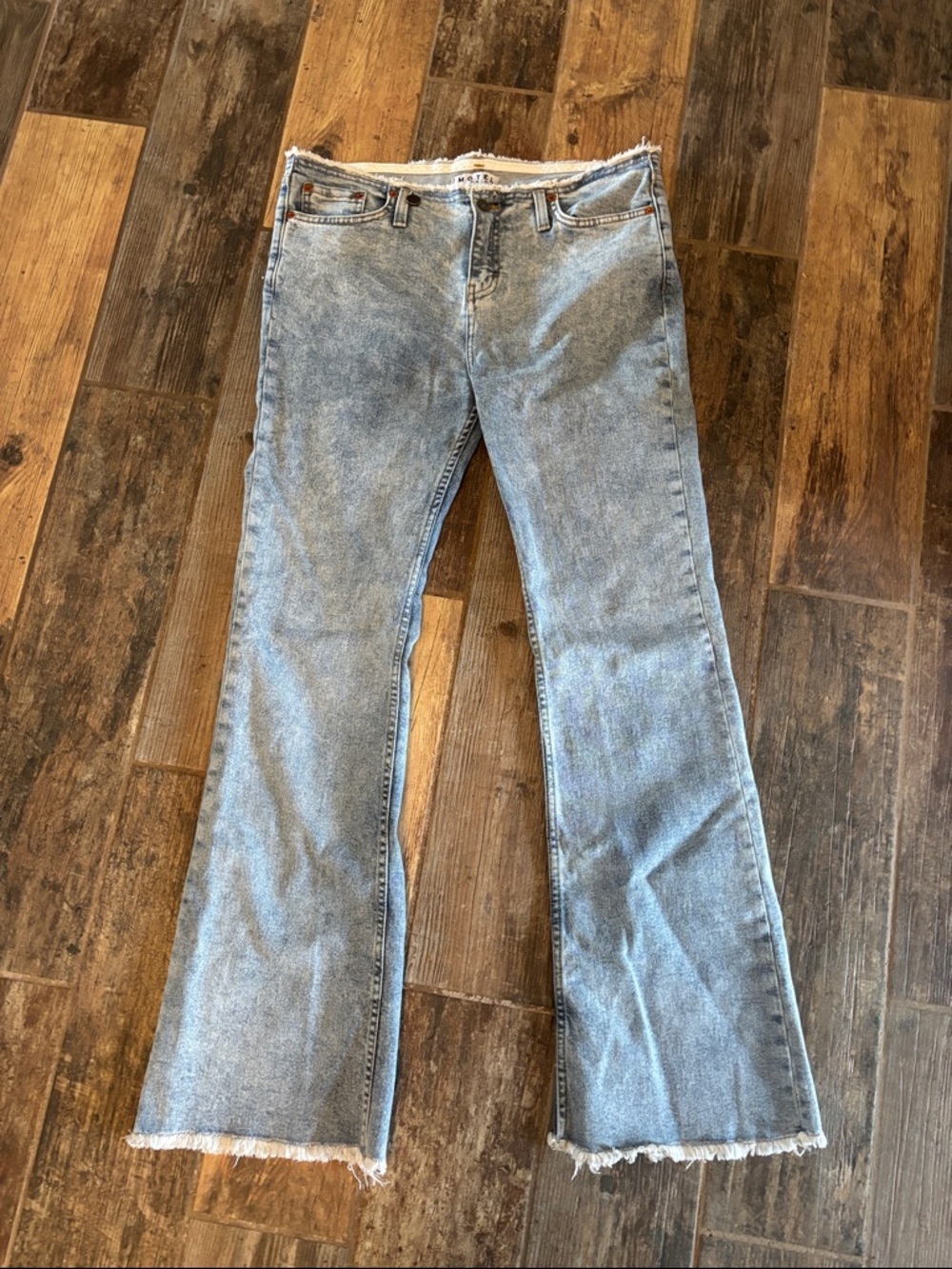 Motel (Size M/31) Women’s Light Wash Frayed Hem Jeans Boho Style